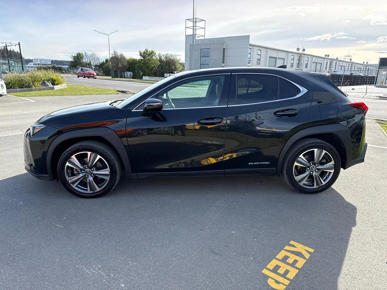 2021 Lexus UX 300e Ver. C EV Heated Leather 360camera, photo 5