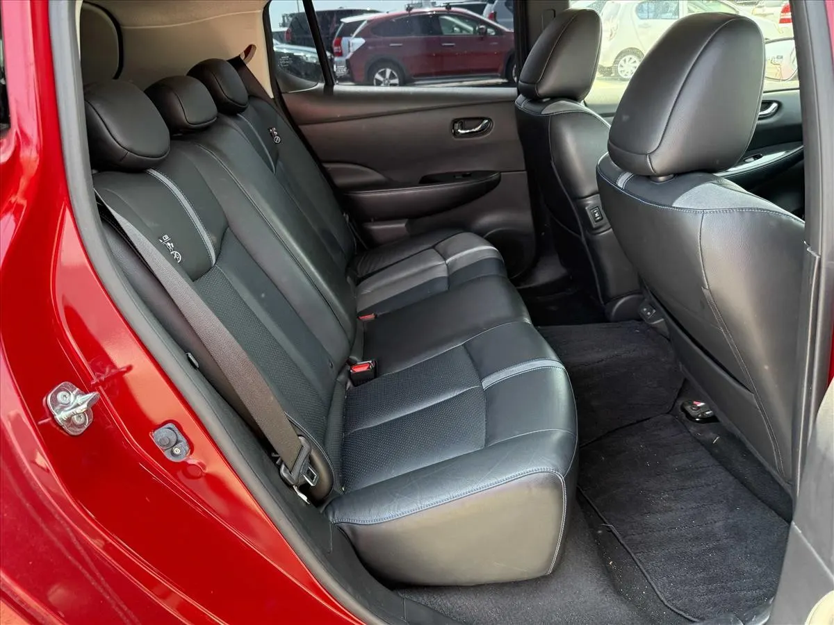 2020 Nissan Leaf X V Selection (40kWh) — photo 8
