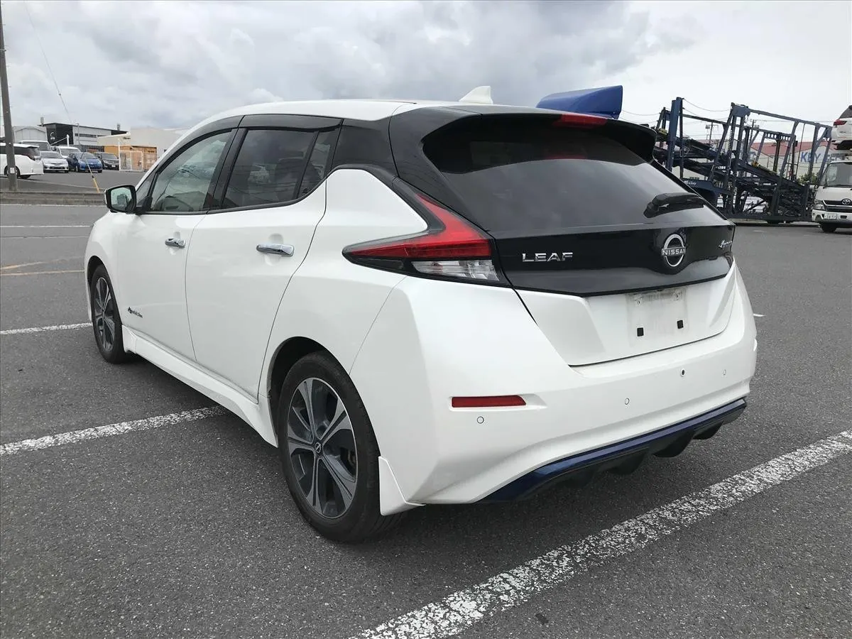 2022 Nissan Leaf X V Selection (40kWh) — photo 4