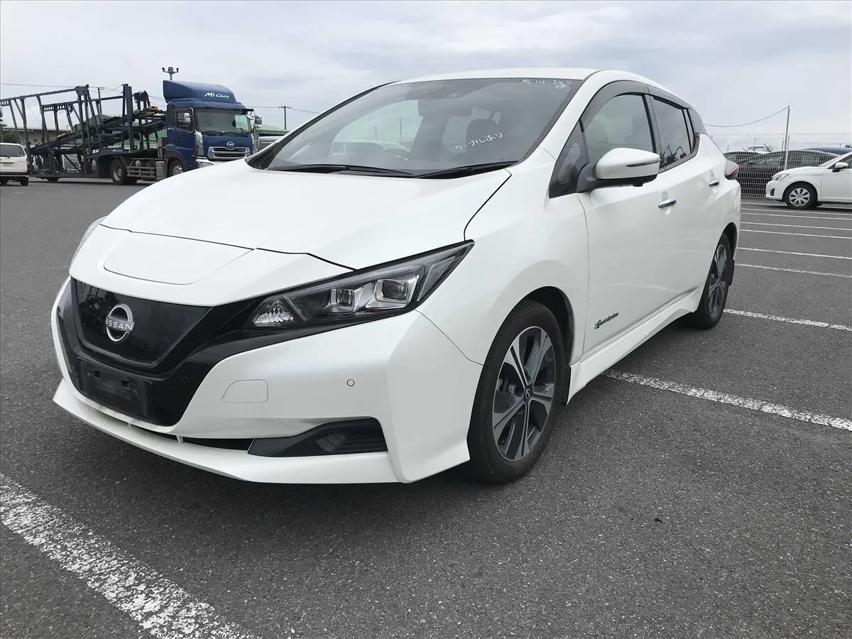 2022 Nissan Leaf X V Selection (40kWh) — photo 3
