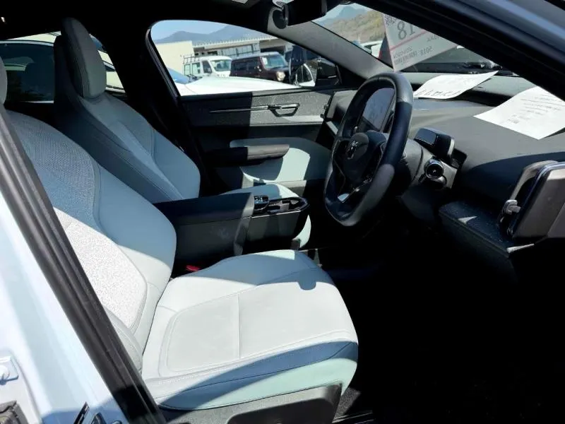 2024 Volvo EX30 Ultra Extended Range (69kWh) — photo 7