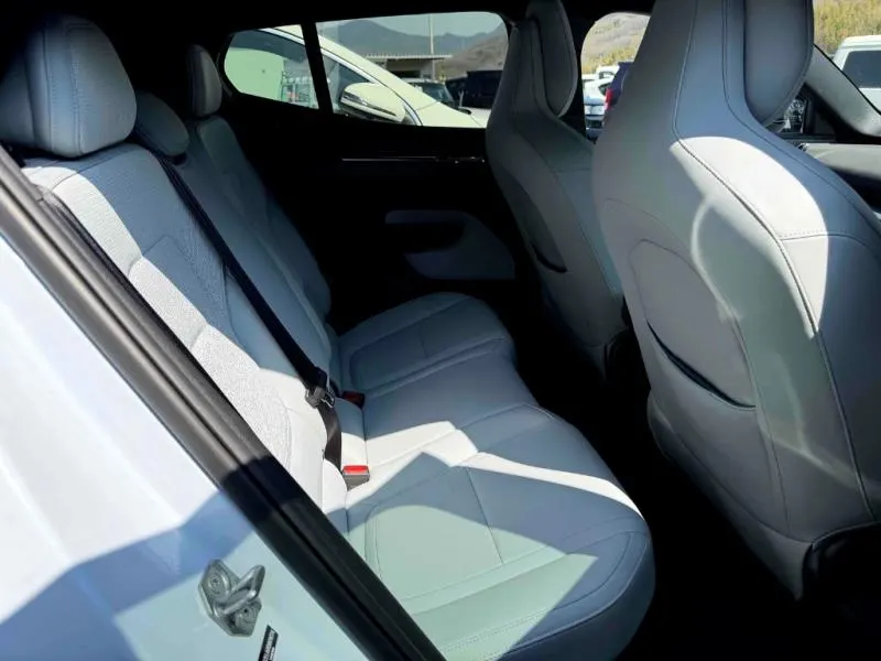 2024 Volvo EX30 Ultra Extended Range (69kWh) — photo 8