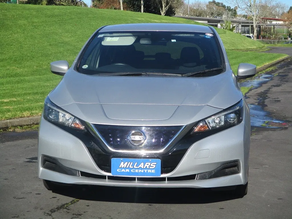 2021 Nissan Leaf E X (40kWh) — photo 3