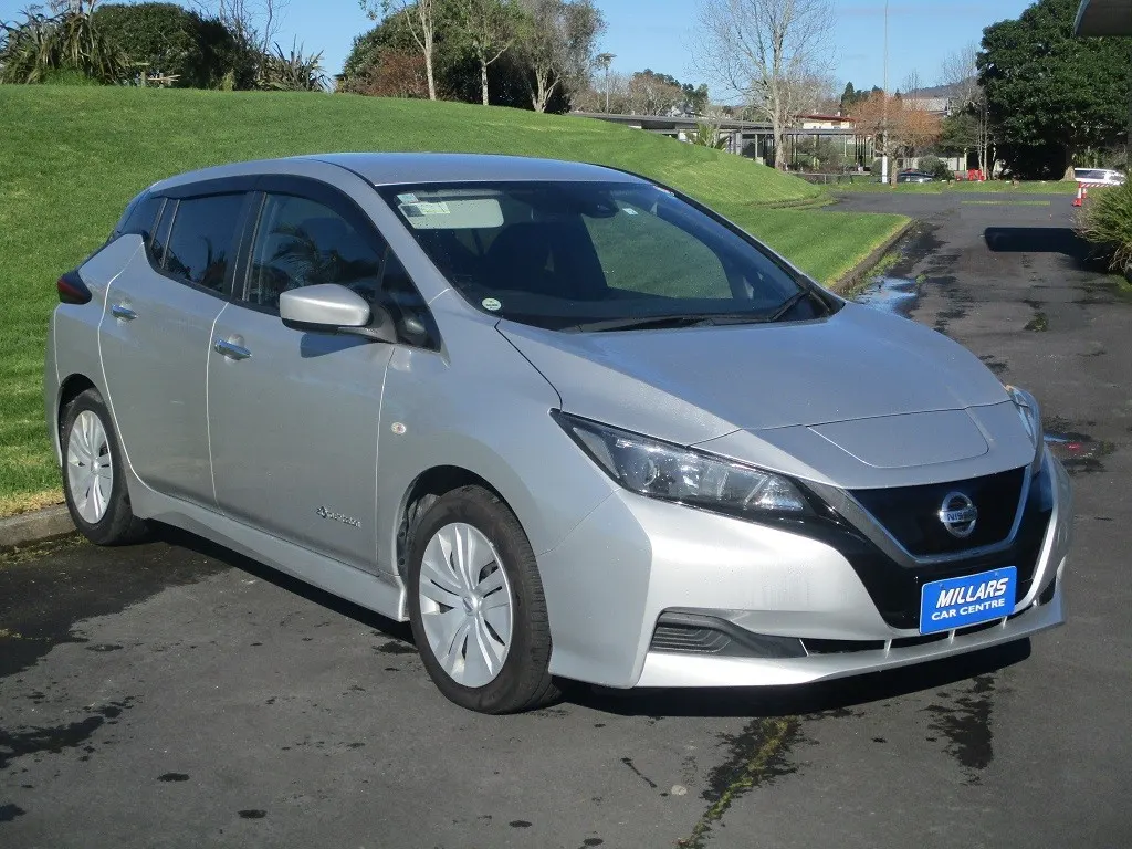 2021 Nissan Leaf E X (40kWh) — photo 5