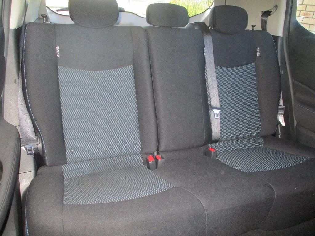 2021 Nissan Leaf E X (40kWh) — photo 7