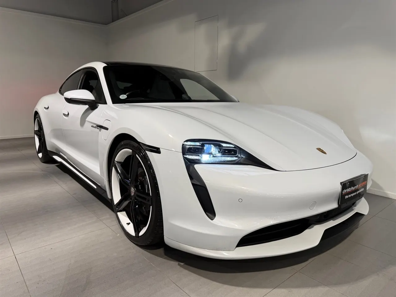 2021 Porsche Taycan Turbo Look — photo 2