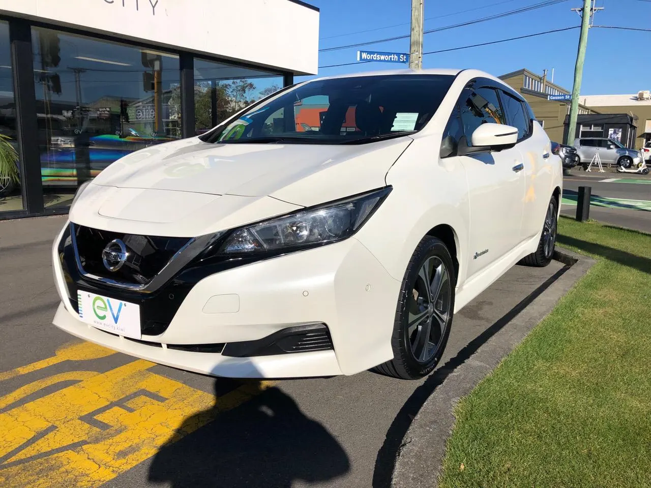 2018 Nissan Leaf X (40kWh) — photo 9