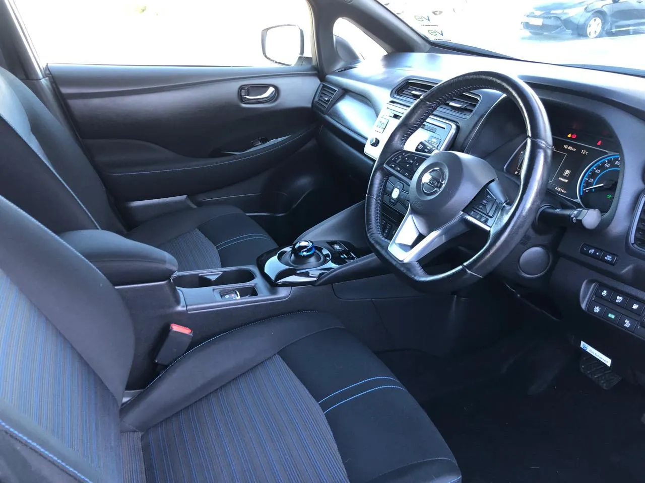 2018 Nissan Leaf X (40kWh) — photo 12