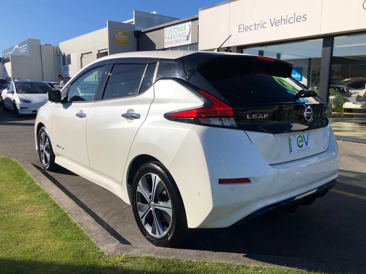 2018 Nissan Leaf X (40kWh) — photo 8