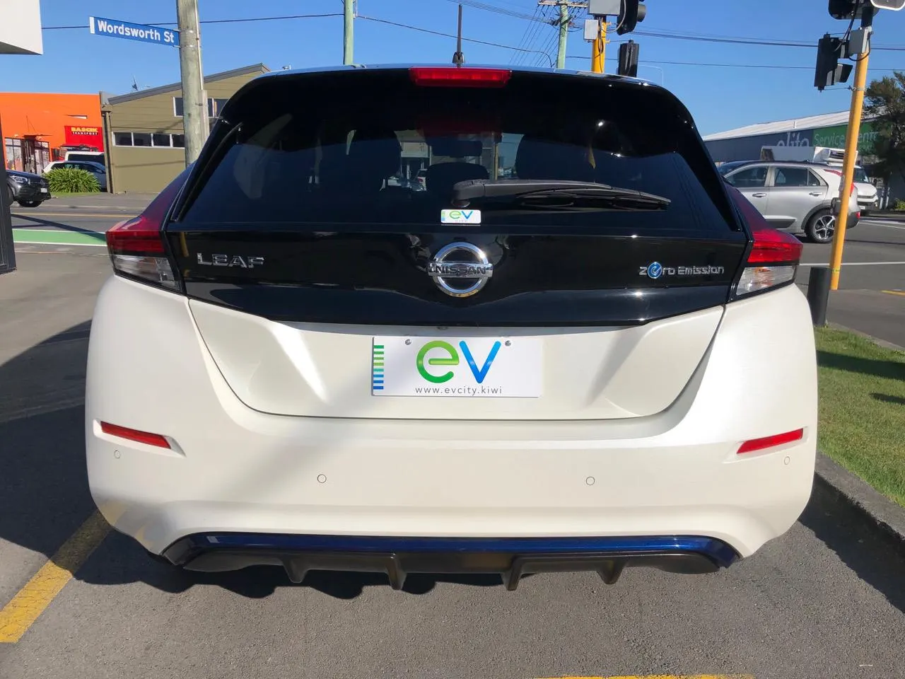 2018 Nissan Leaf X (40kWh) — photo 6