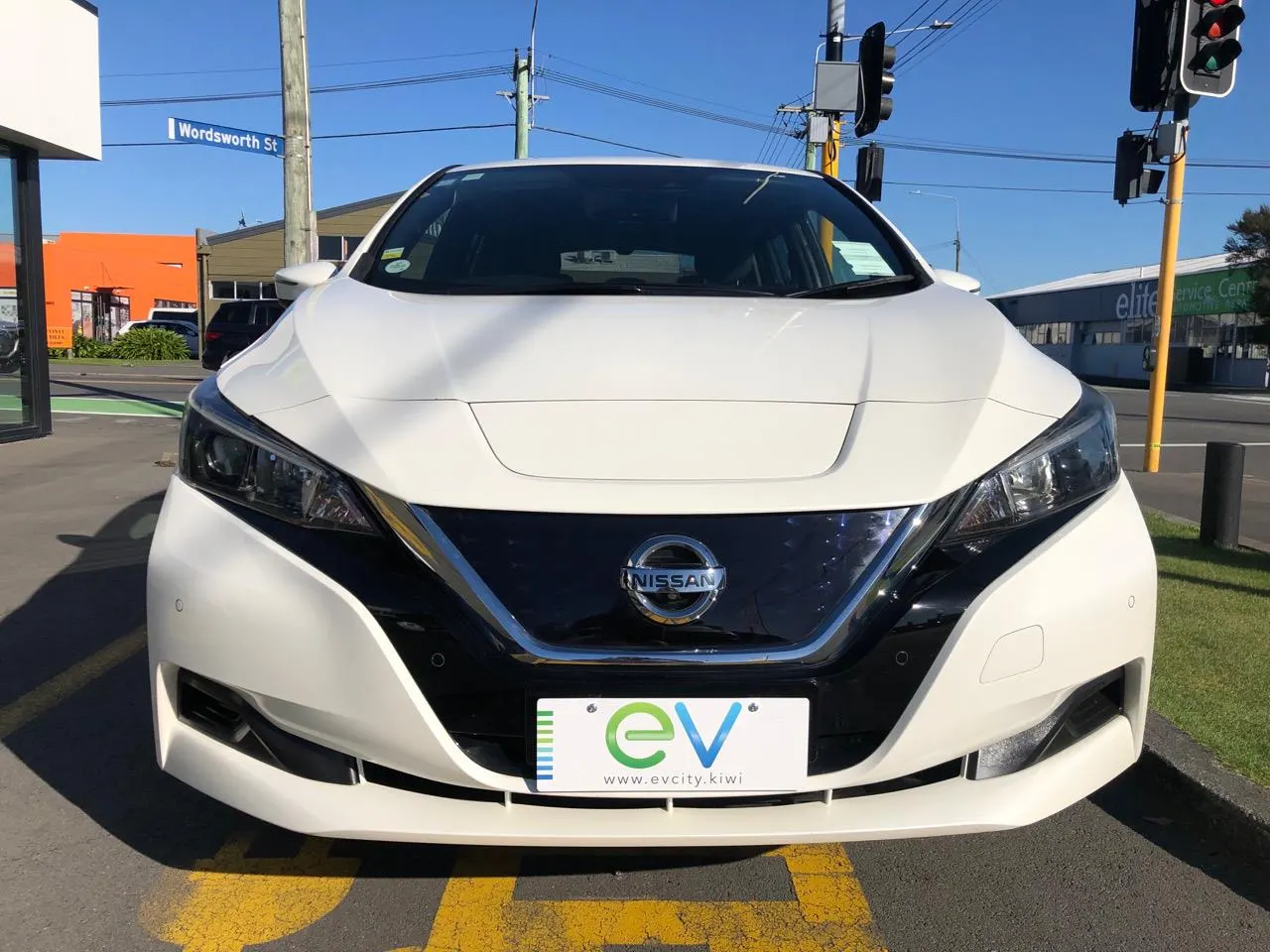 2018 Nissan Leaf X (40kWh) — photo 10