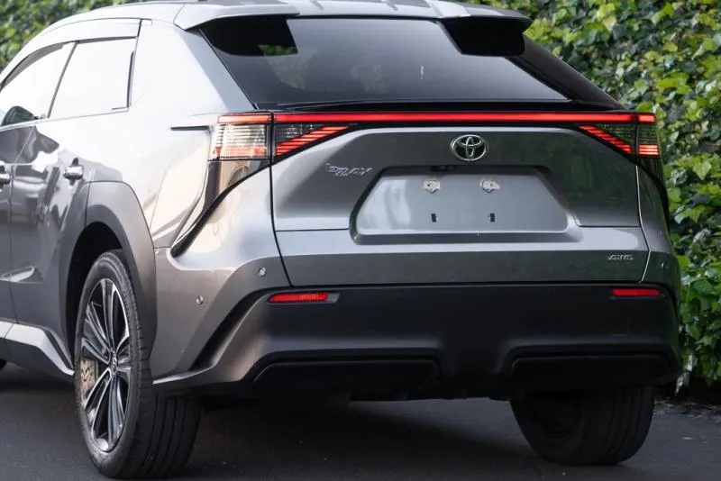 2023 Toyota BZ4X Z 4WD (71kWh) — photo 6