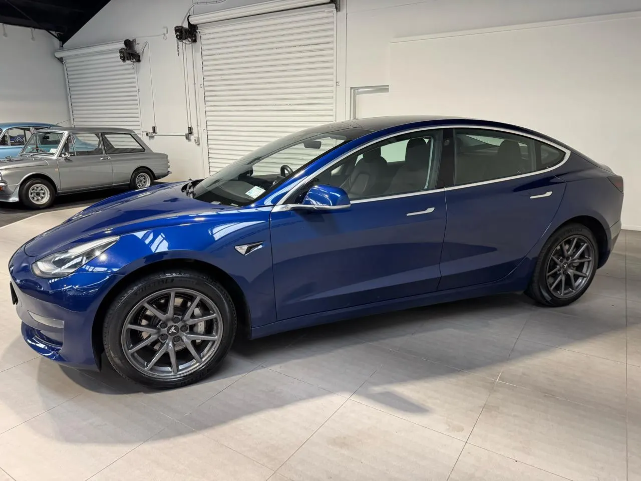2019 Tesla Model 3 Standard Range Plus — photo 3