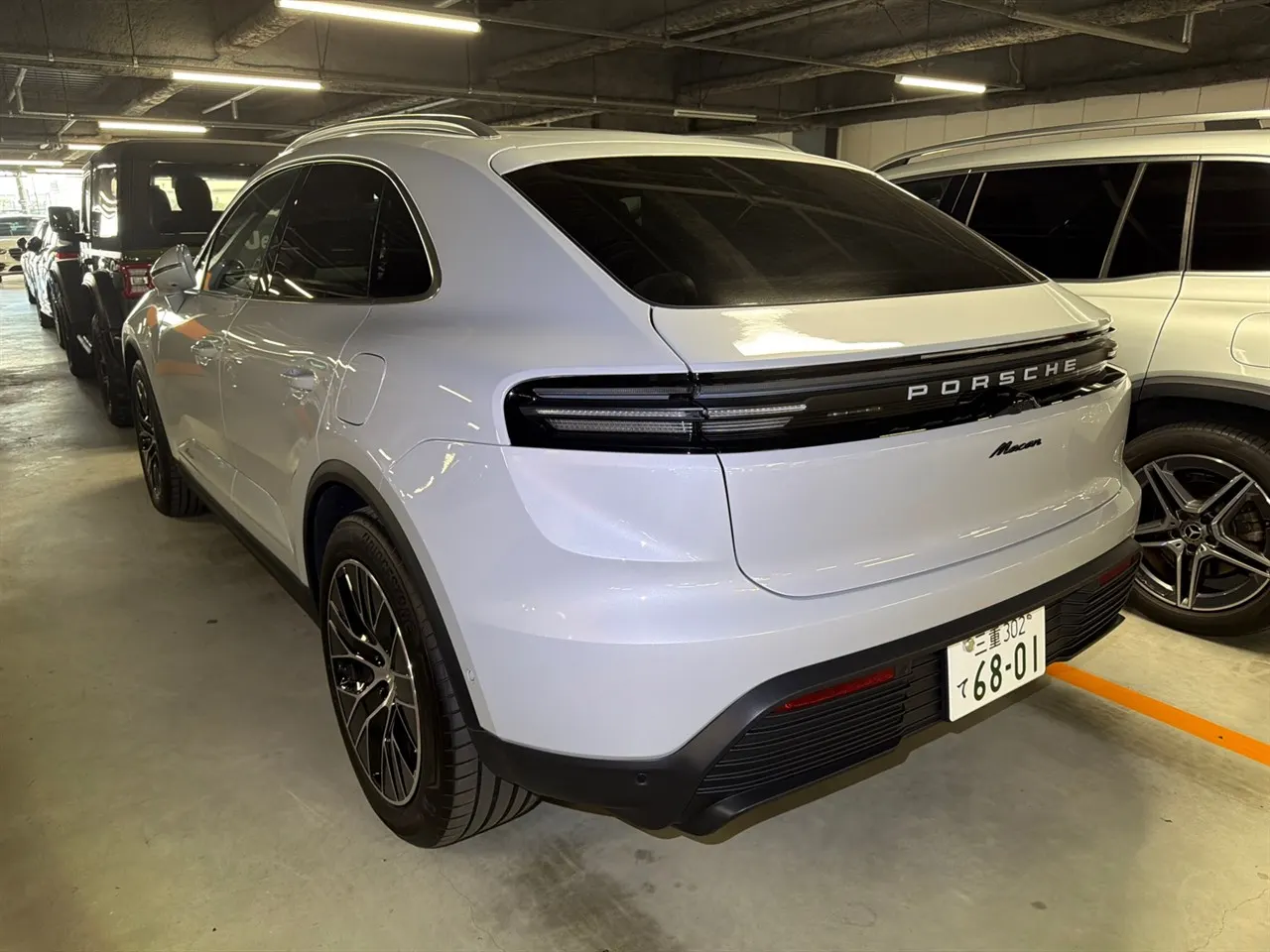 2025 Porsche Macan Electric Sports Chrono Package — photo 2