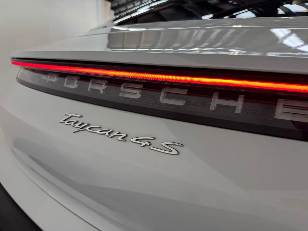 2021 Porsche Taycan 4S — photo 8