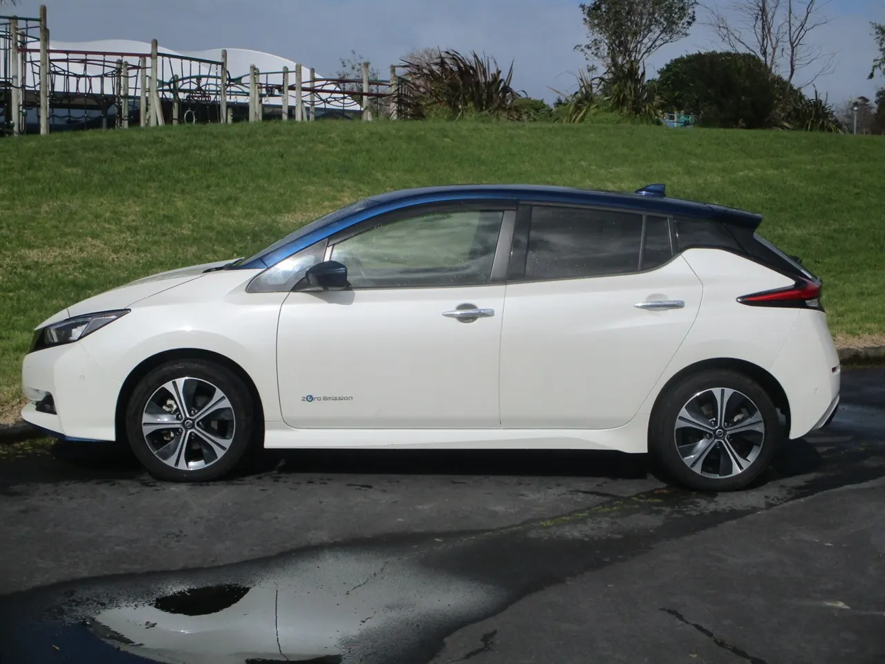 2020 Nissan Leaf G (62kWh) — photo 3