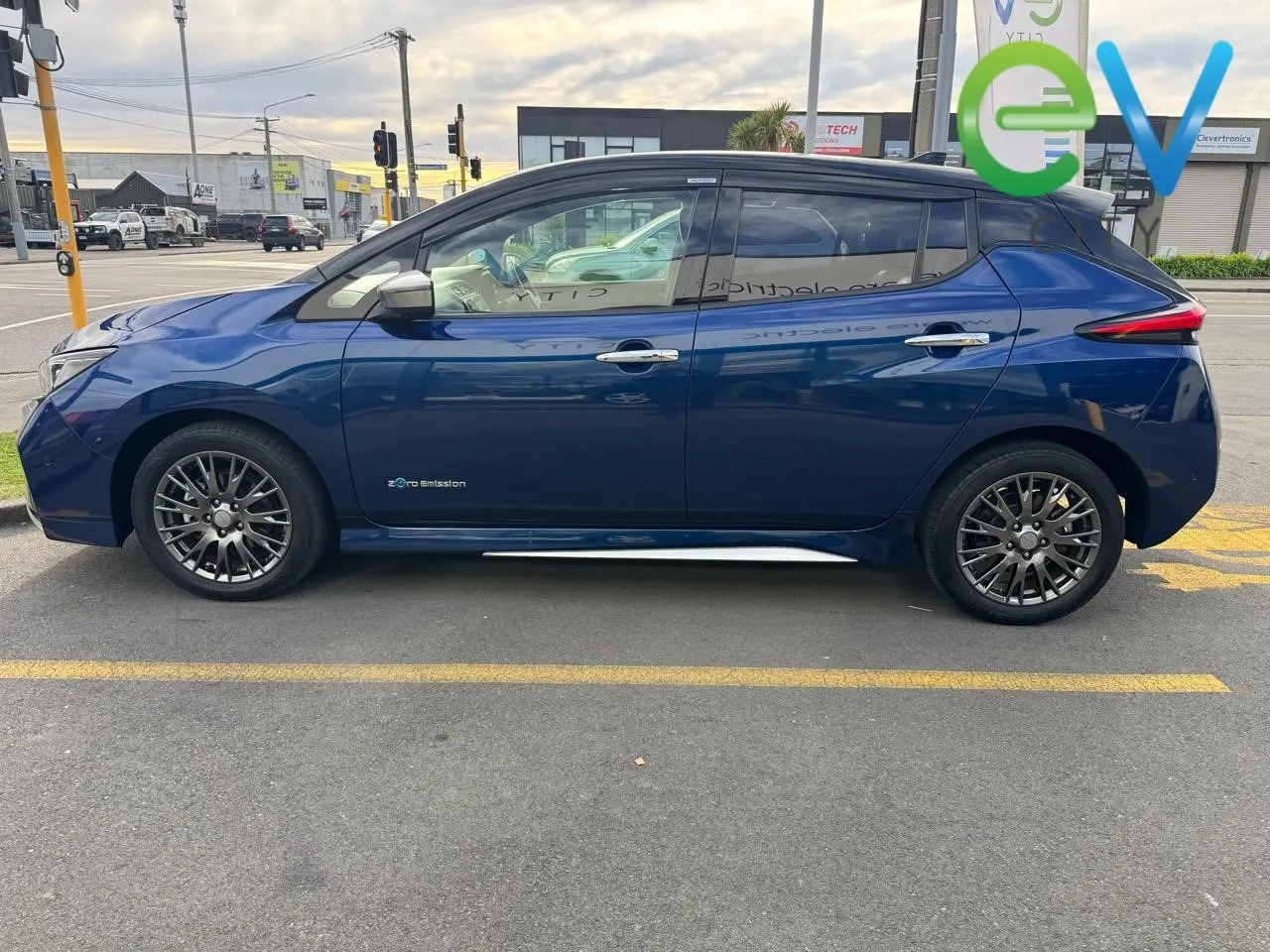2022 Nissan LEAF E+62kWh AUTECH — photo 6