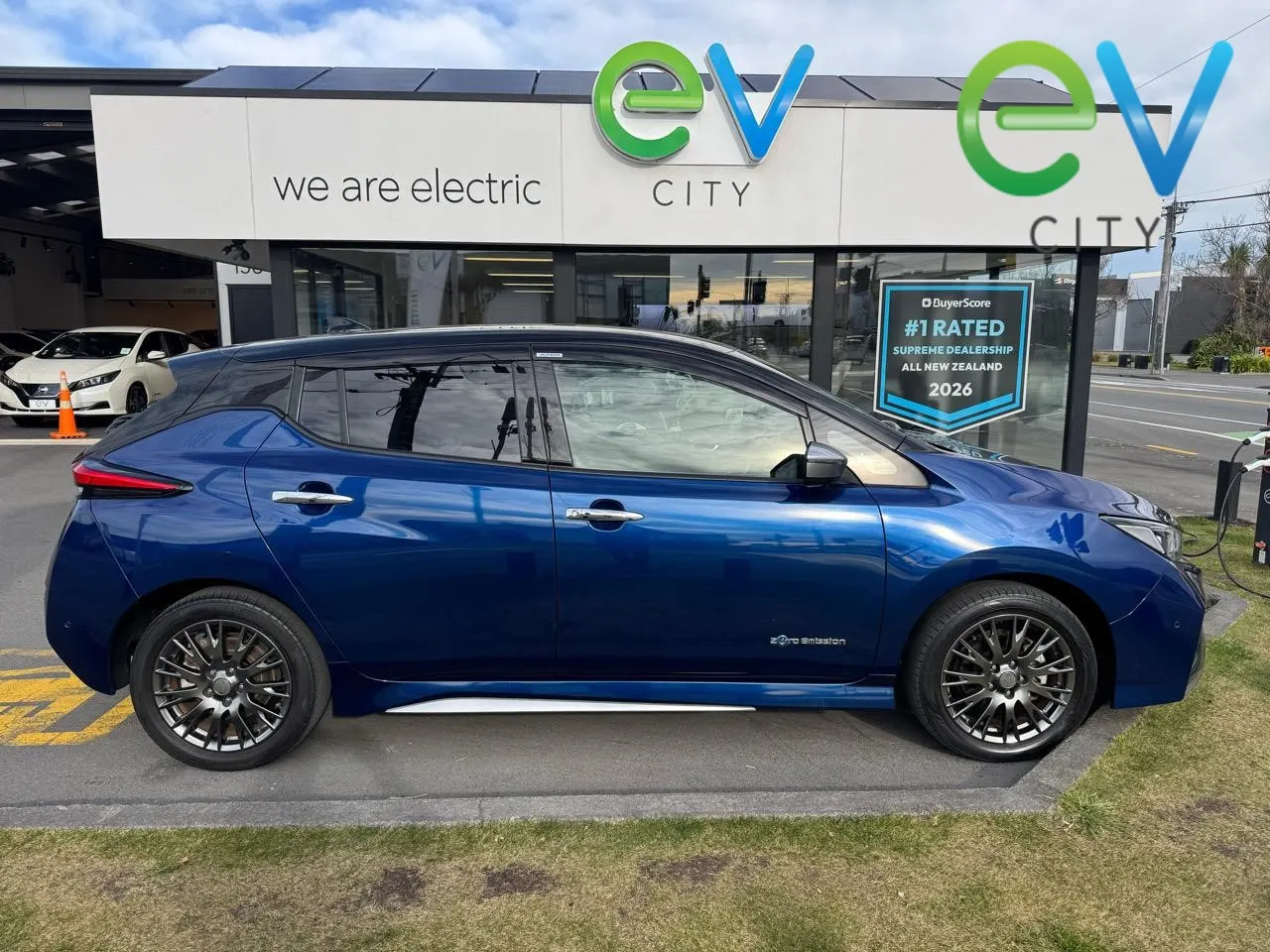 2022 Nissan LEAF E+62kWh AUTECH — photo 2