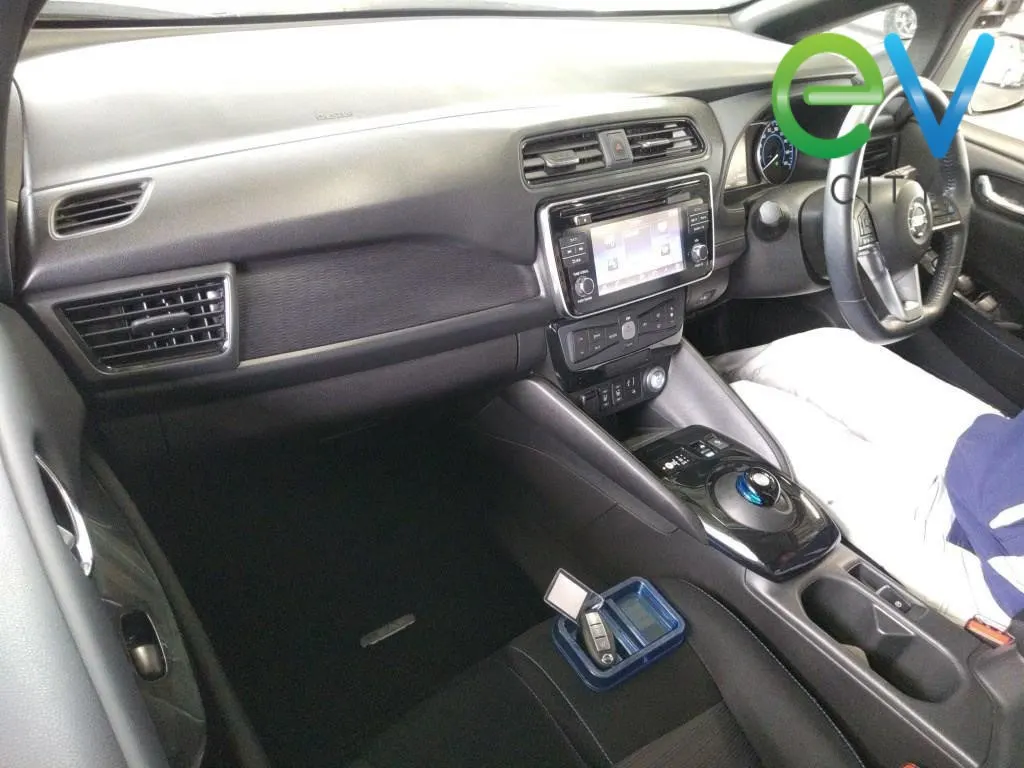 2017 Nissan Leaf G (40kWh) Pro Pilot, 360 Camera — photo 6