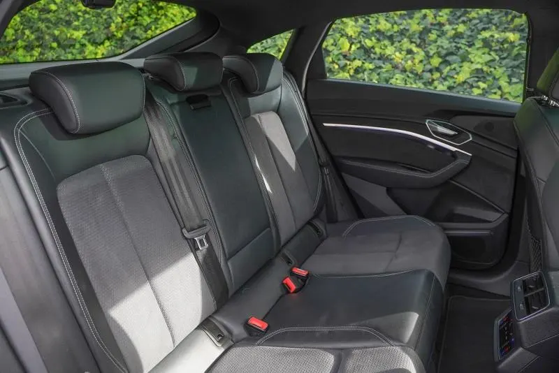 2022 Audi e-tron Sportback S Line Quattro (71kWh), photo 12
