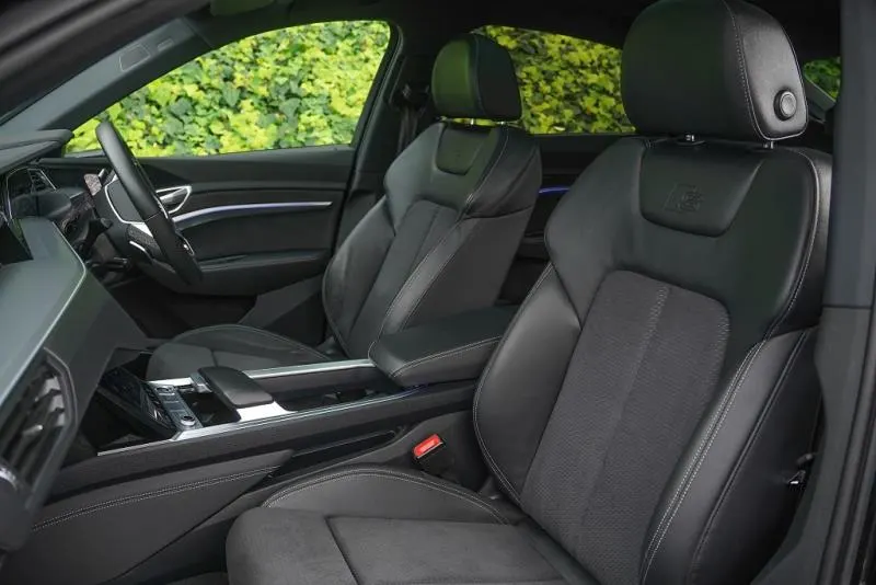 2022 Audi e-tron Sportback S Line Quattro (71kWh), photo 11