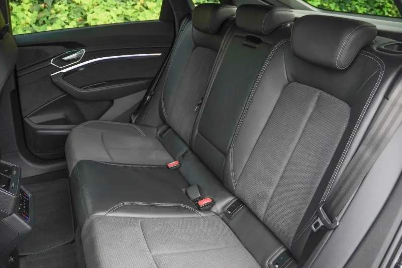 2022 Audi e-tron Sportback S Line Quattro (71kWh), photo 13