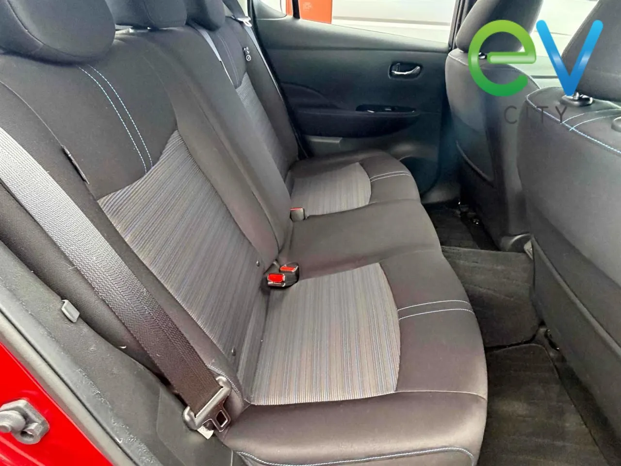 2020 Nissan Leaf X (40kWh) — photo 9