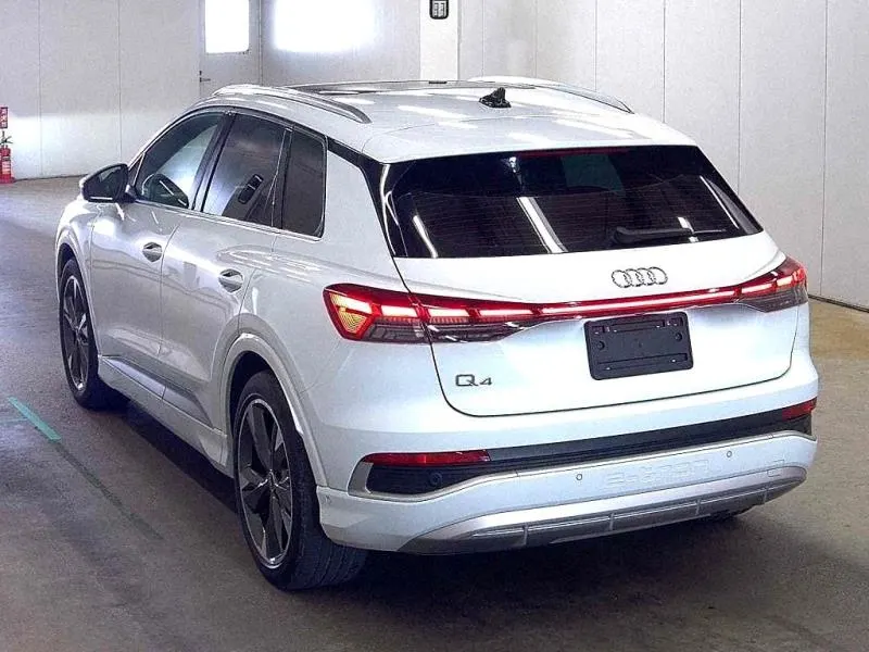 2023 Audi Q4 e-tron S Line (82kWh) — photo 7