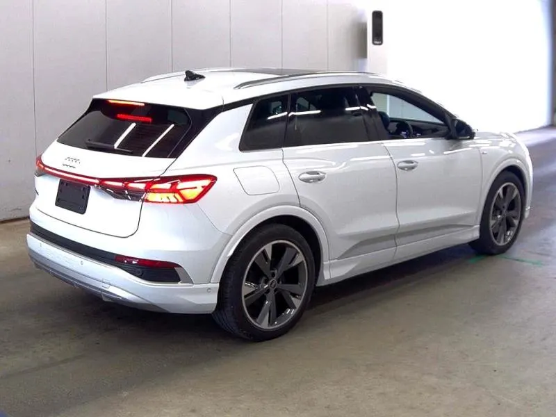 2023 Audi Q4 e-tron S Line (82kWh) — photo 6