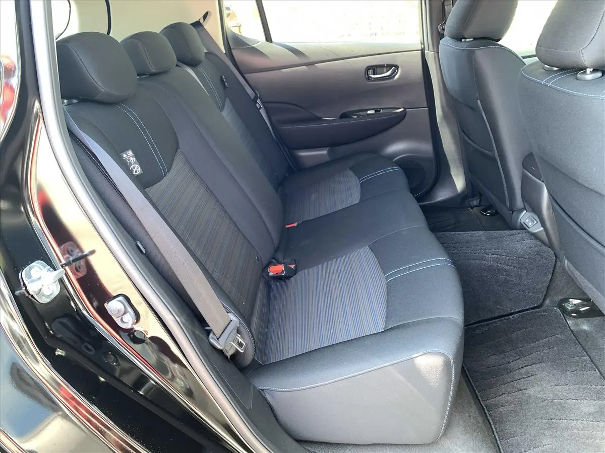 2021 Nissan Leaf X V Selection (40kWh) — photo 8