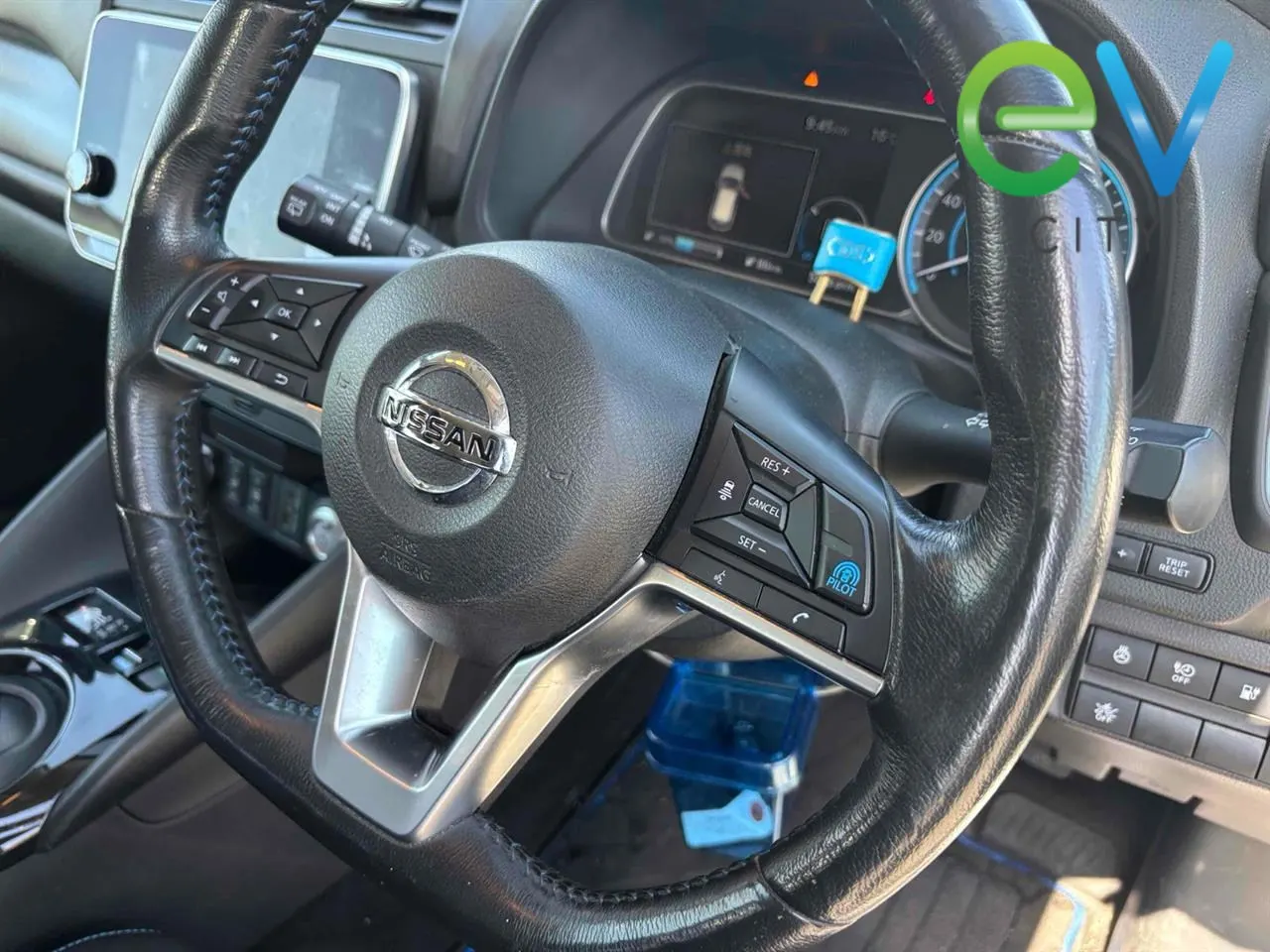 2020 Nissan Leaf X (40kWh) — photo 7