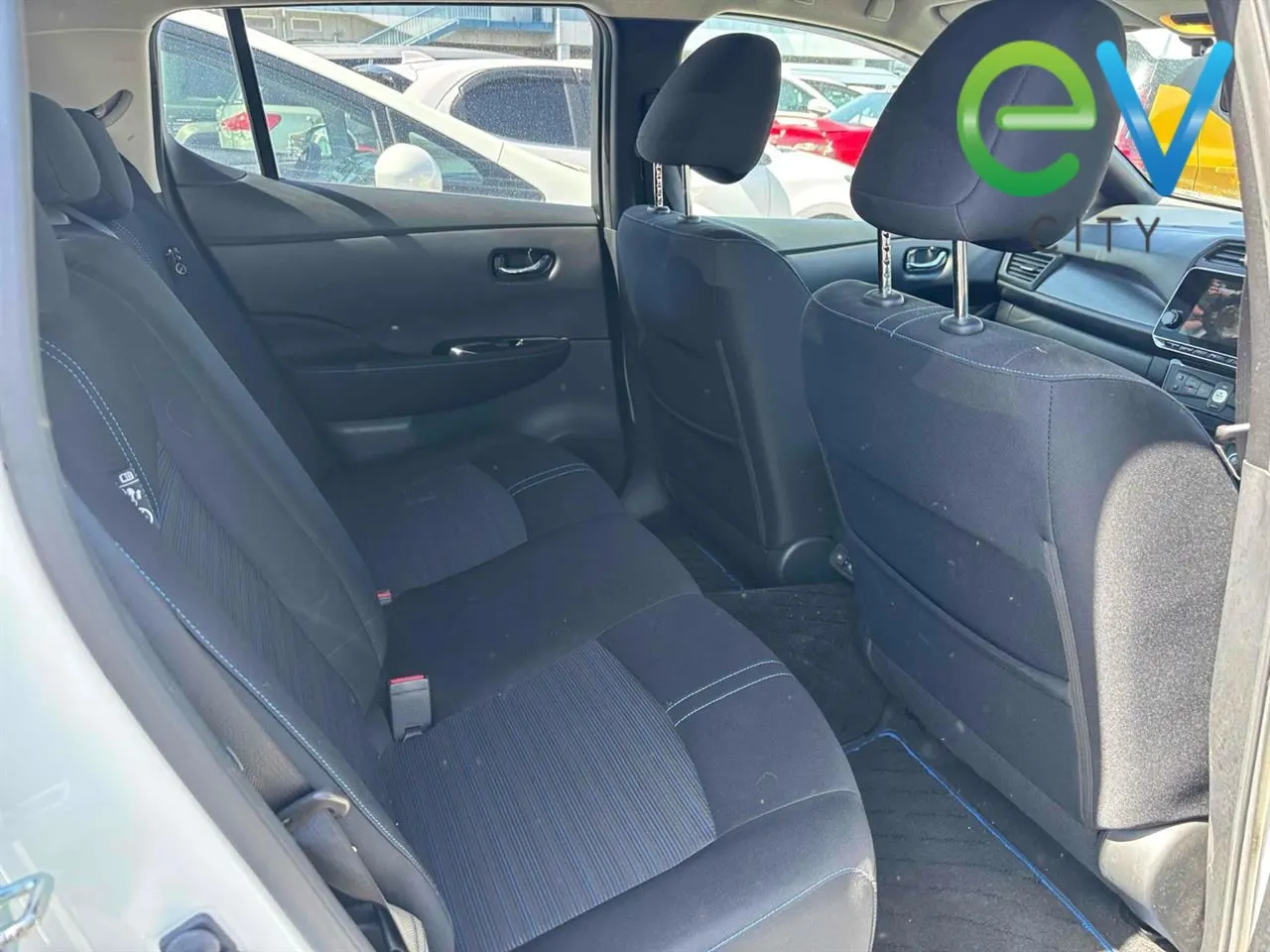 2020 Nissan Leaf X (40kWh) — photo 12