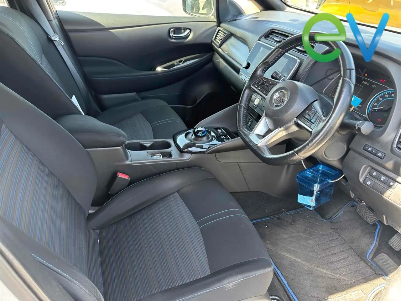 2020 Nissan Leaf X (40kWh) — photo 11