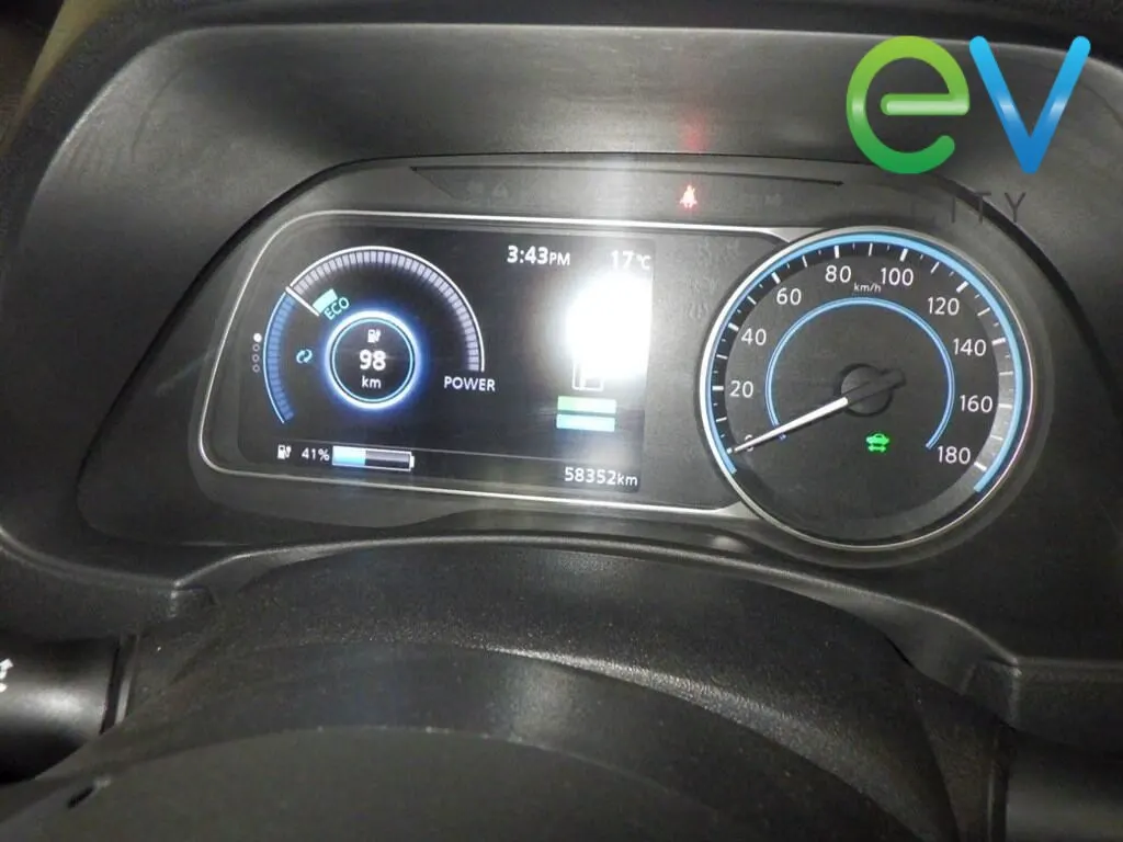 2020 Nissan Leaf X (40kWh) — photo 10