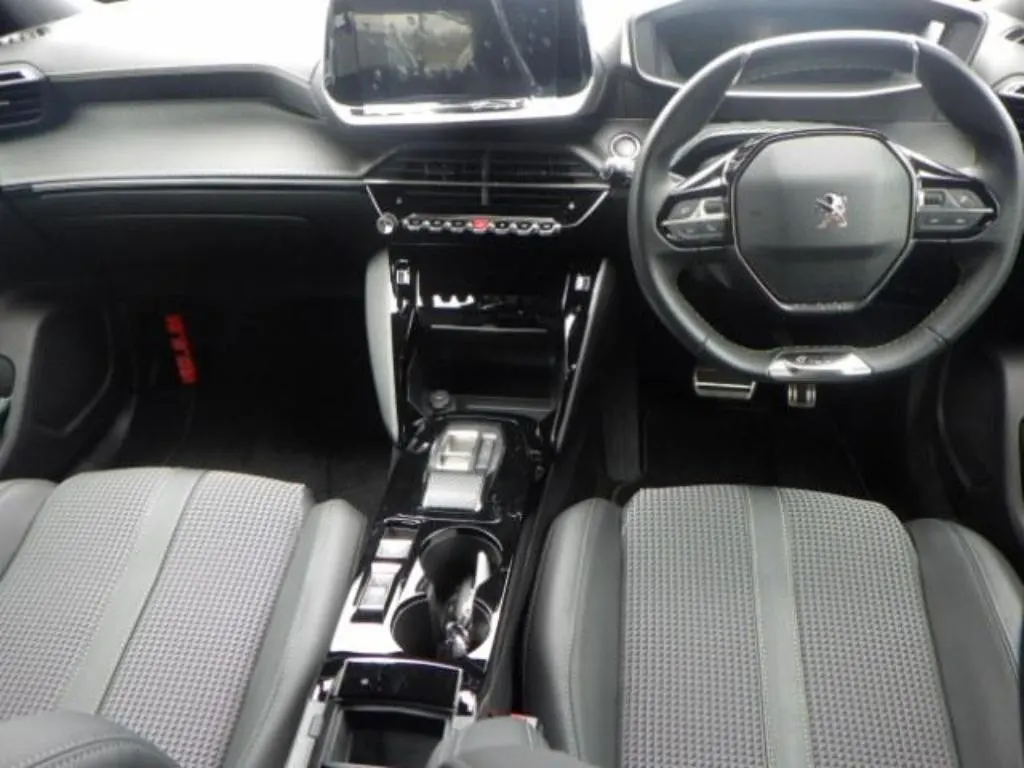 2024 Peugeot e-2008 GT Line Electric (50kWh) — photo 6