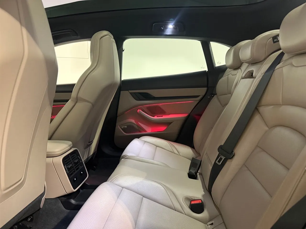 2021 Porsche Taycan 4S Sport Turismo Wagon (93kWh) — photo 8