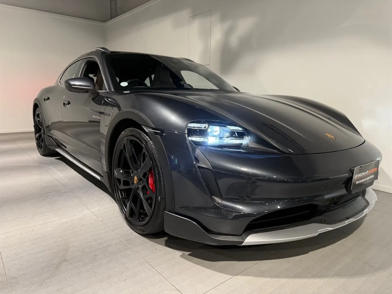 2021 Porsche Taycan 4S Sport Turismo Wagon (93kWh) — photo 2