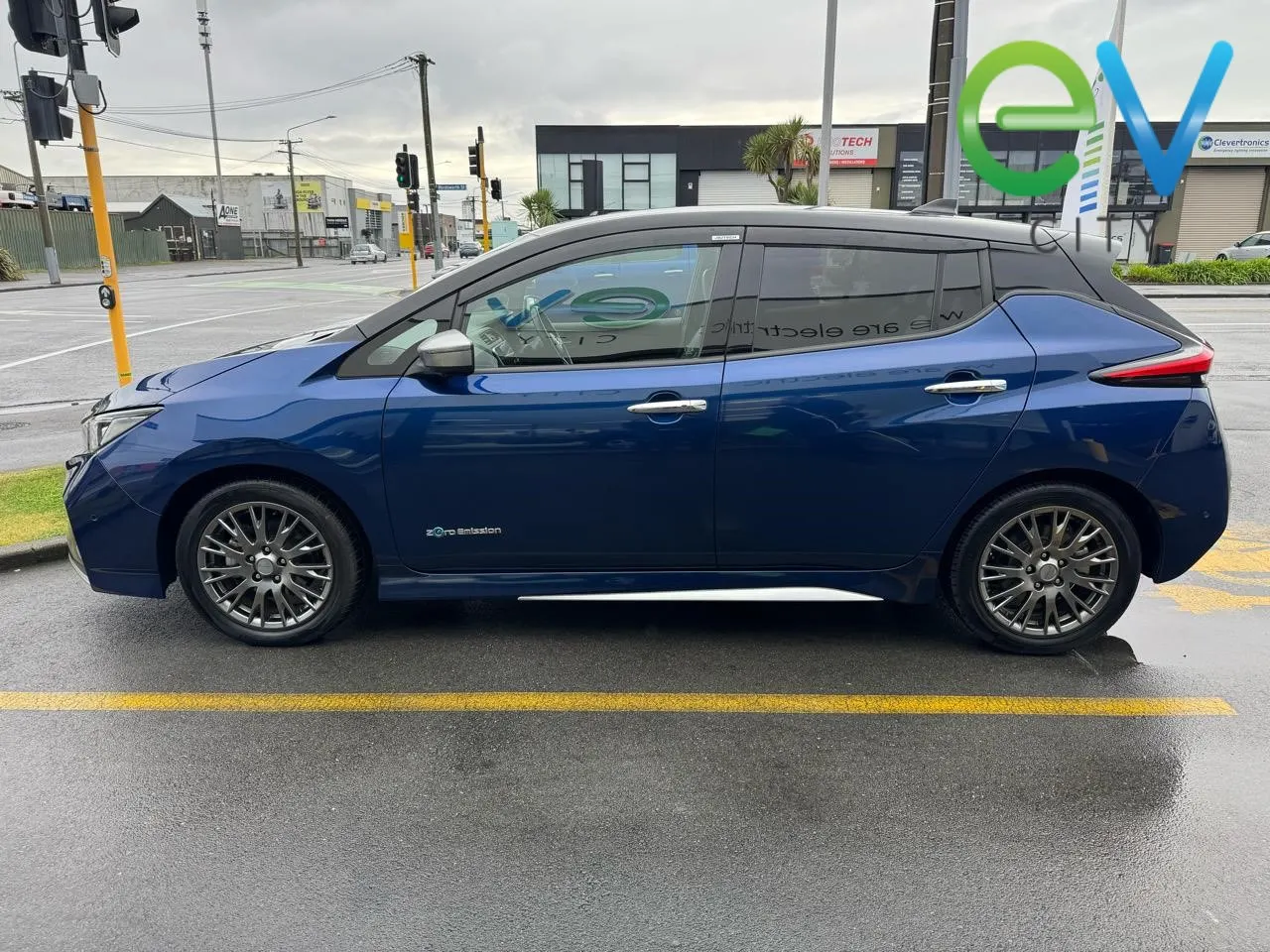 2021 Nissan Leaf X 40kWh Autech — photo 6