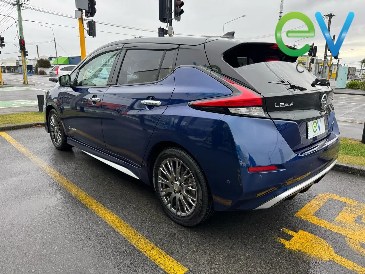 2021 Nissan Leaf X 40kWh Autech — photo 5