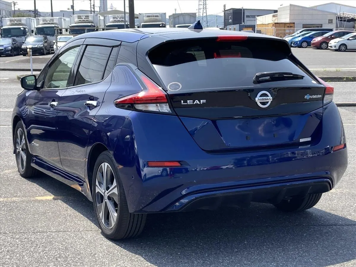 2017 Nissan Leaf G (40kWh) — photo 4