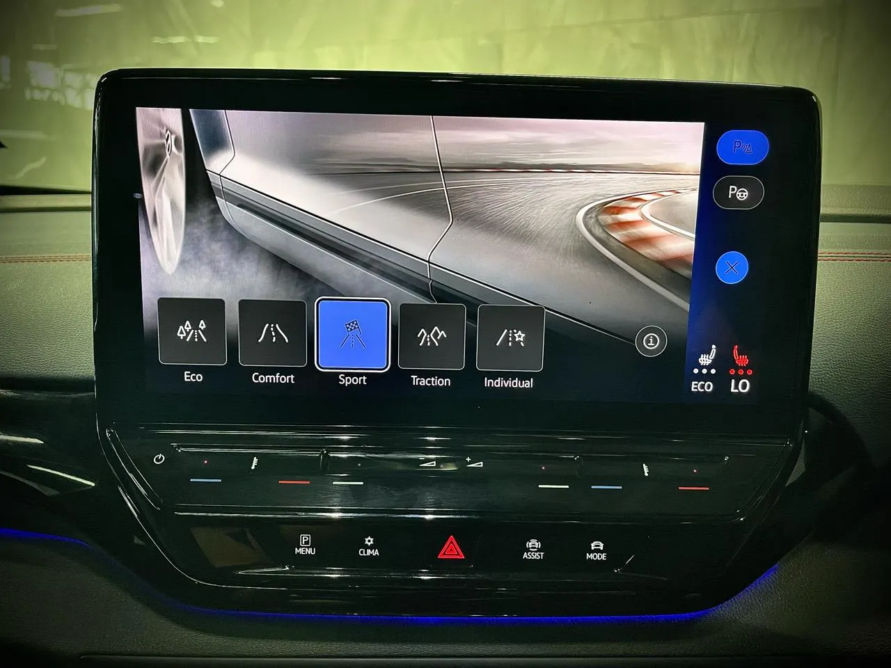 2022 Volkswagen ID.4 GTX 4WD — photo 13