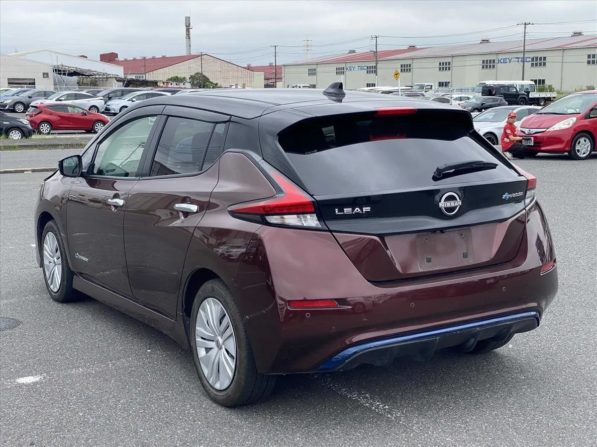 2022 Nissan Leaf S (40kWh) — photo 4