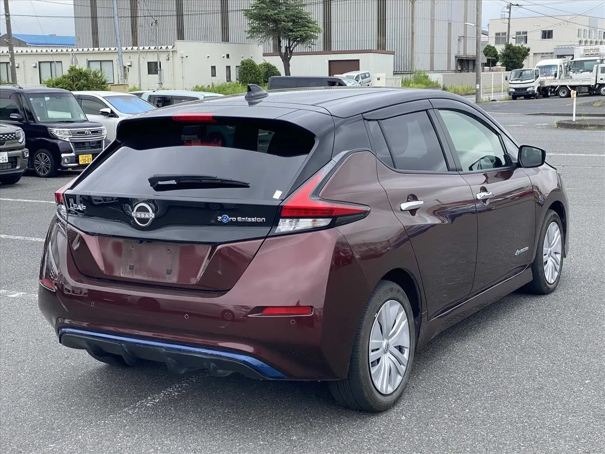 2022 Nissan Leaf S (40kWh) — photo 2