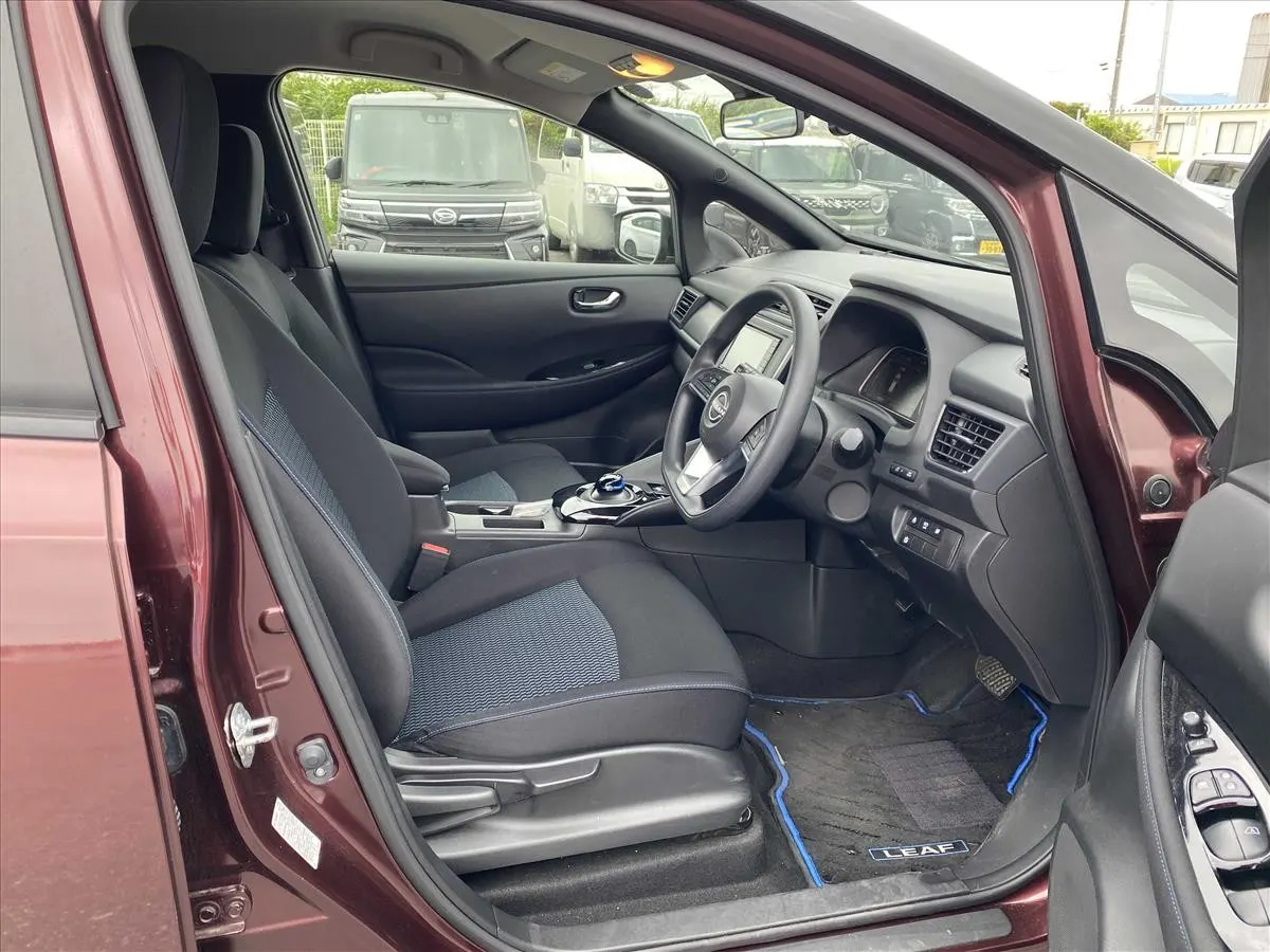 2022 Nissan Leaf S (40kWh) — photo 6