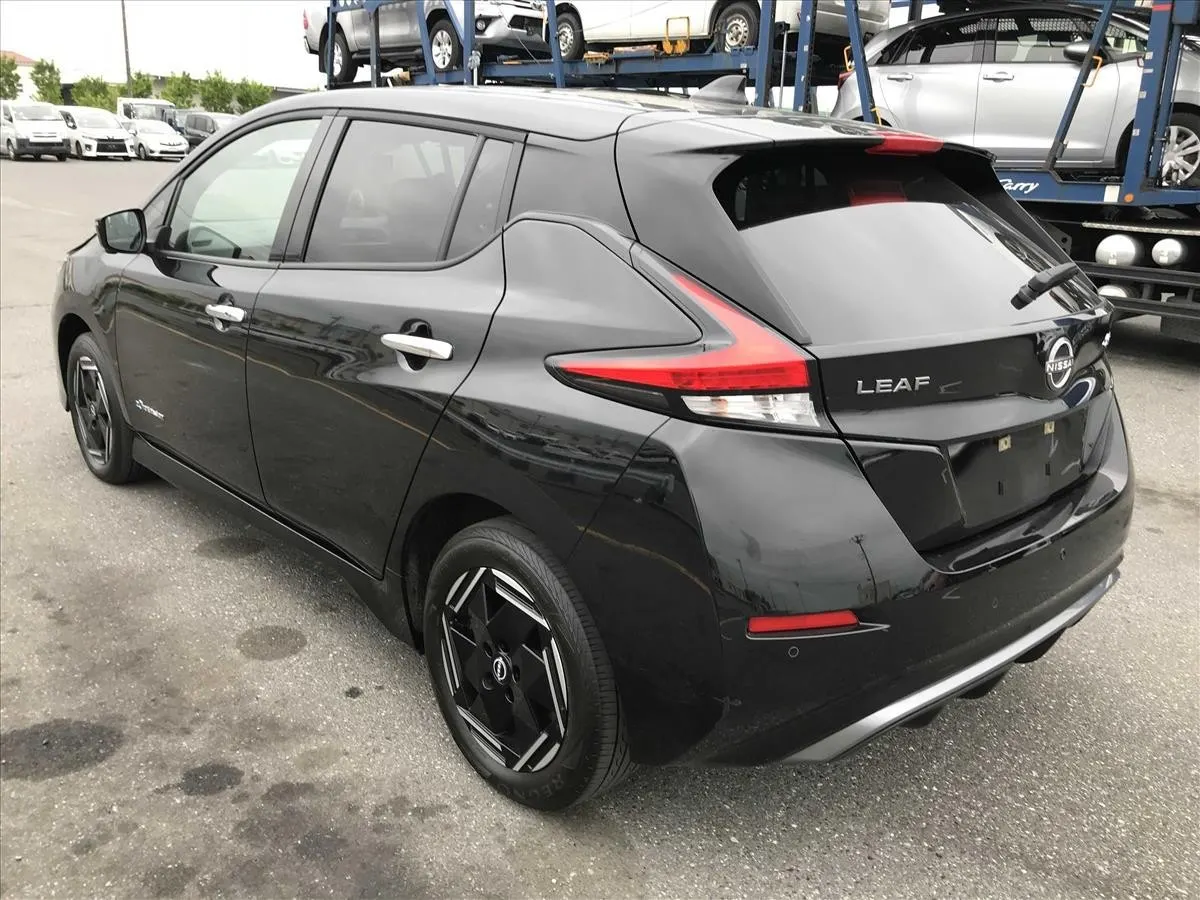 2023 Nissan Leaf e+ X (62kWh) — photo 4