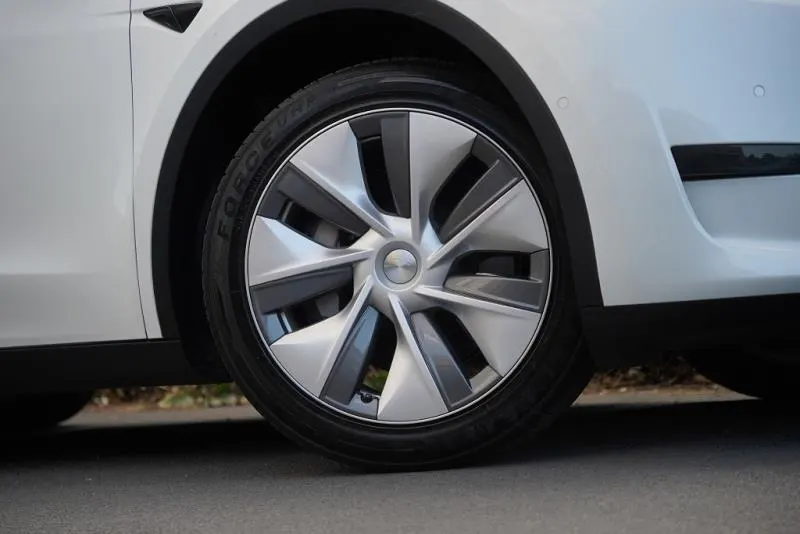 2022 Tesla Model Y RWD (60kWh), photo 8
