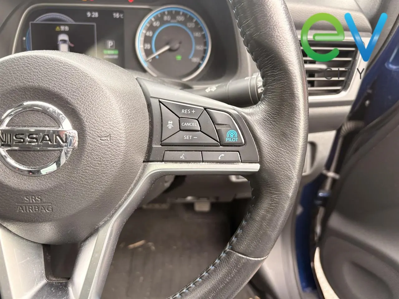 2017 Nissan Leaf G (40kWh) — photo 6