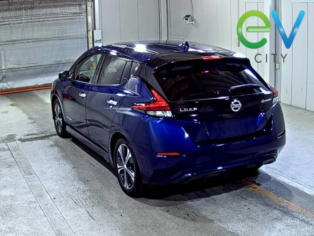 2017 Nissan Leaf G (40kWh) — photo 3