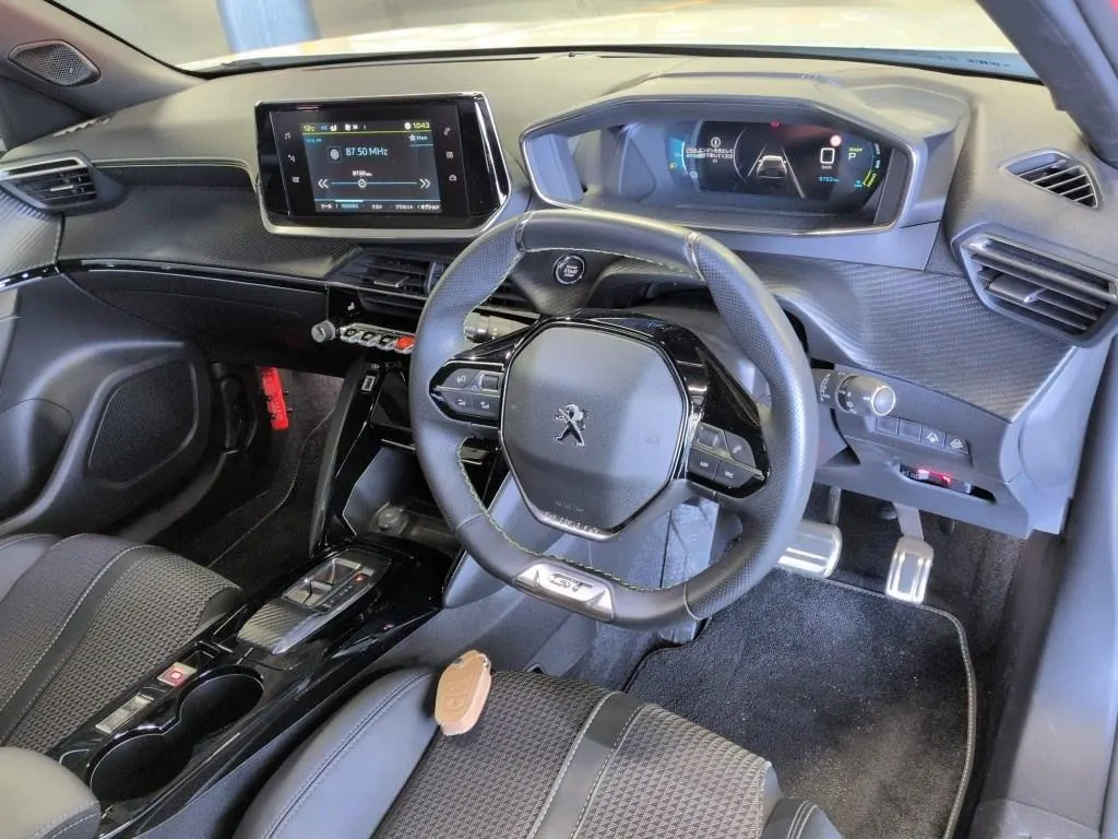 2023 Peugeot e-2008 GT Line Electric (50kWh) — photo 3