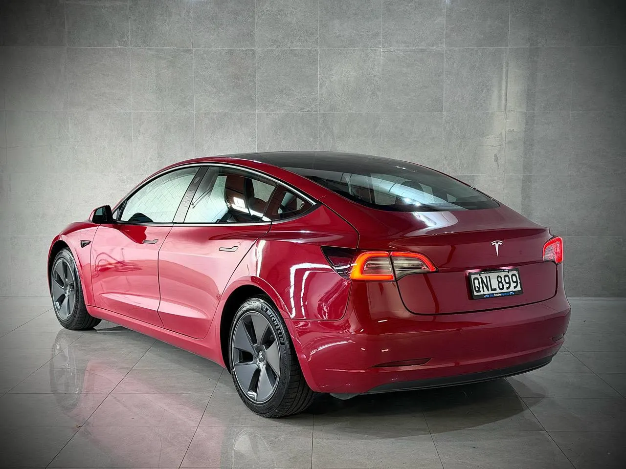 2021 Tesla Model 3 Standard Range Plus — photo 7